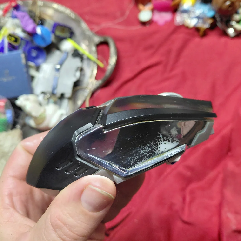 MAMBASNAKE K680 wireless gaming mouse.